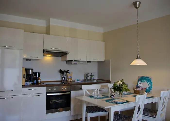 Inselblume 08 - Mit Hund In Burg